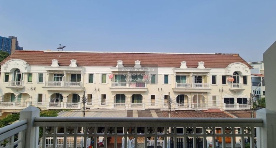 Casa adosada en alquiler de 3 habitaciones en Phasi Charoen, Bangkok