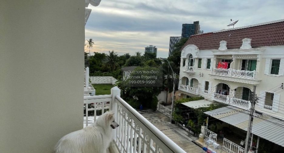 Casa adosada en alquiler de 3 habitaciones en Phasi Charoen, Bangkok