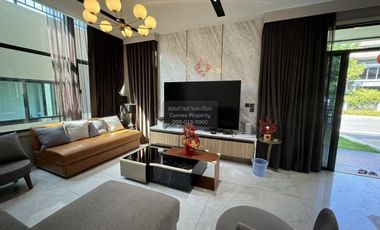 Casa en alquiler de 5 habitaciones en Saphan Sung, Bangkok