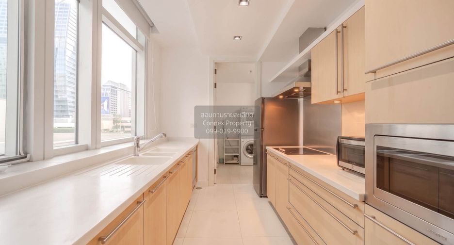 For rent 2 bedrooms condo in Pathum Wan, Bangkok