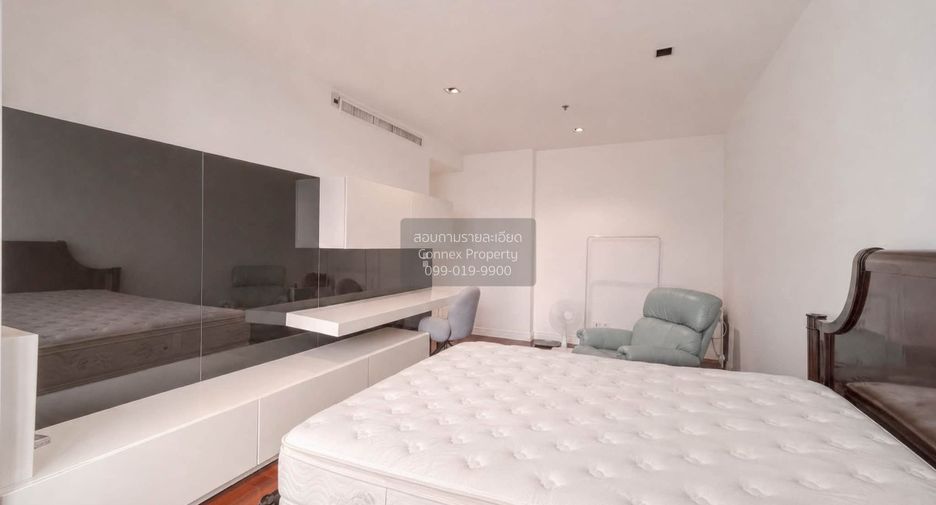 For rent 2 bedrooms condo in Pathum Wan, Bangkok