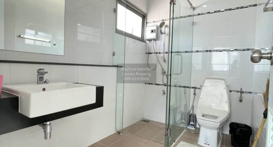 Casa en alquiler de 3 habitaciones en Mueang Nonthaburi, Nonthaburi