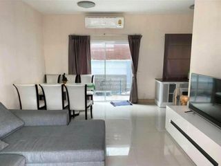For rent 3 bedrooms townhouse in Rat Burana, Bangkok