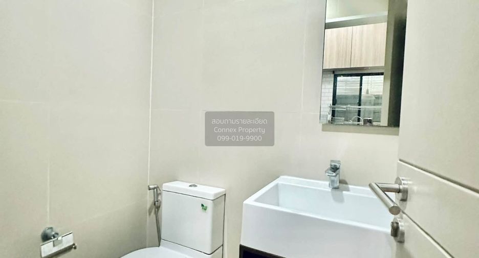 For rent 3 bedrooms townhouse in Suan Luang, Bangkok