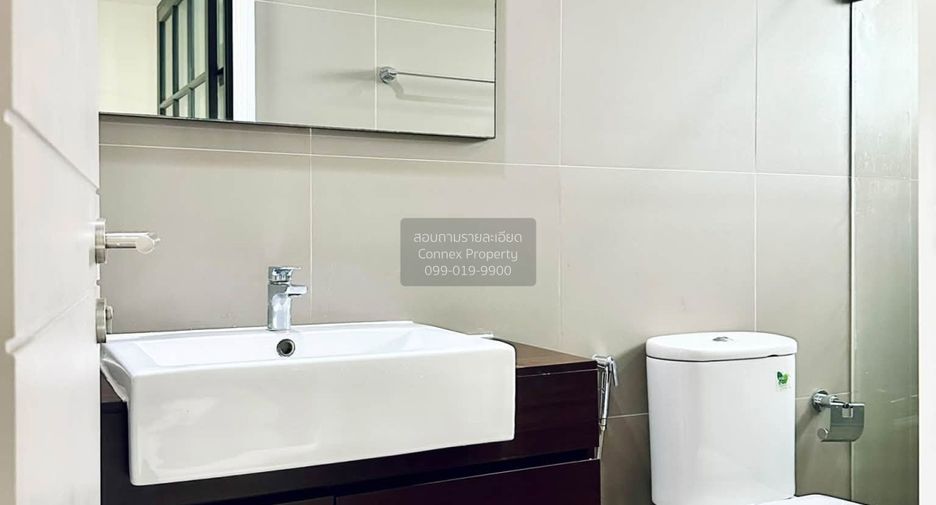 For rent 3 bedrooms townhouse in Suan Luang, Bangkok