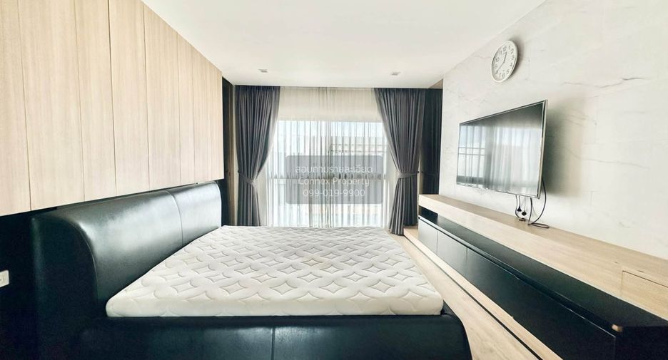 For rent 3 bedrooms townhouse in Suan Luang, Bangkok