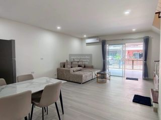 Haus zur Miete mit 3 Zimmer in Mueang Phuket, Phuket