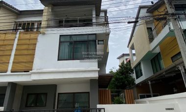 For rent 3 bedrooms townhouse in Bang Bua Thong, Nonthaburi