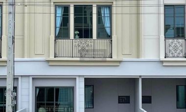 出租 2 卧室 联排别墅 在 Bang Phli, Samut Prakan