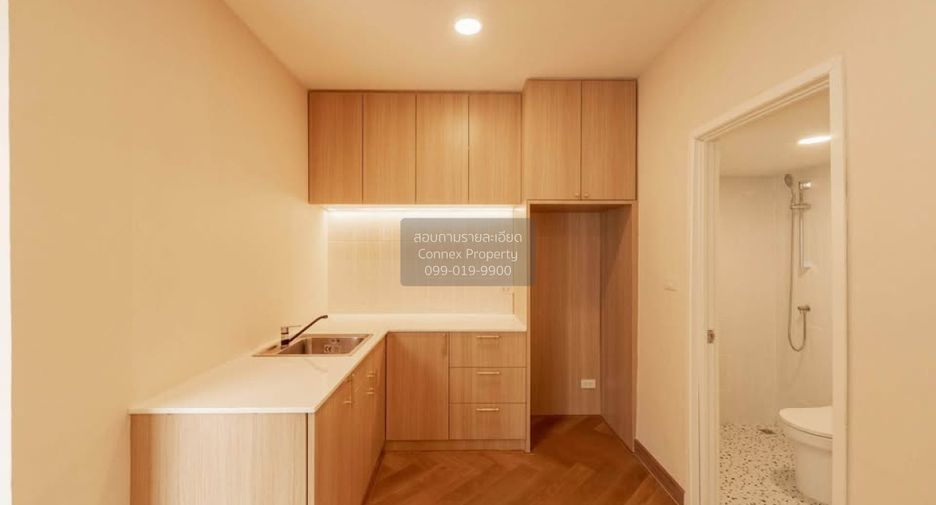 For rent 3 bedrooms townhouse in Thung Khru, Bangkok