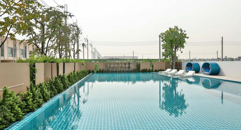 For rent 4 bedrooms townhouse in Bang Khae, Bangkok