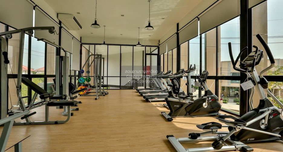 For rent 4 bedrooms townhouse in Bang Khae, Bangkok
