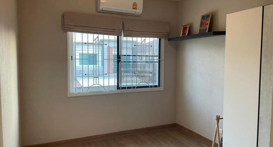 For rent 3 bedrooms townhouse in Bang Khen, Bangkok