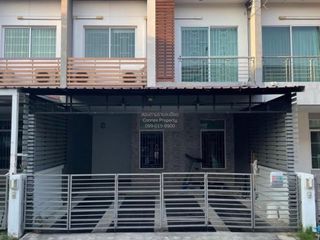 For rent 3 bedrooms townhouse in Bang Khen, Bangkok