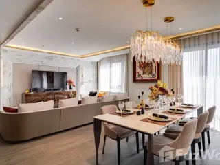 For sale 3 bedrooms condo in Khlong Toei, Bangkok