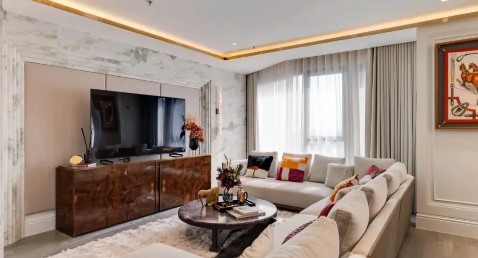 For sale 3 bedrooms condo in Khlong Toei, Bangkok