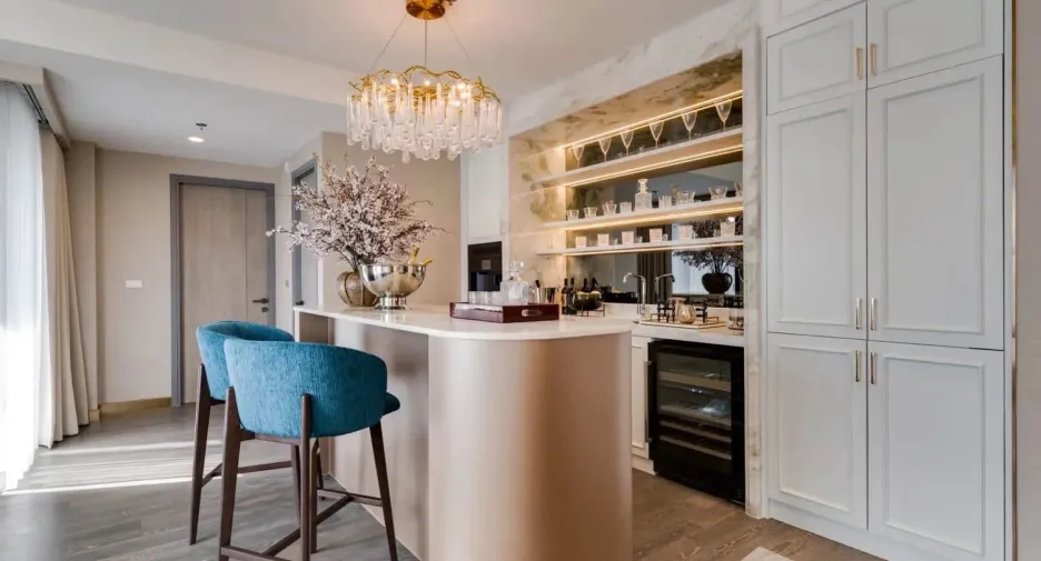 For sale 3 bedrooms condo in Khlong Toei, Bangkok