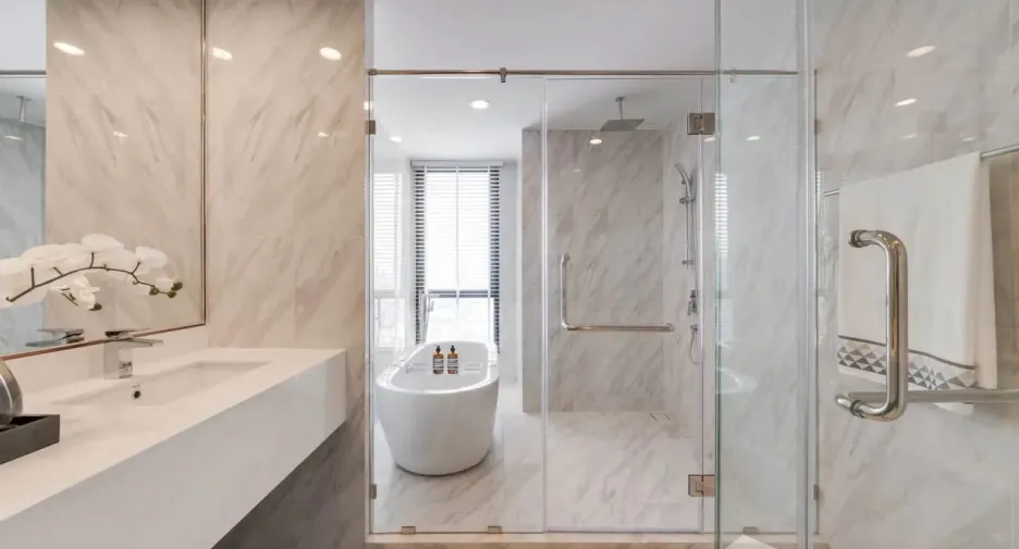 For sale 3 bedrooms condo in Khlong Toei, Bangkok