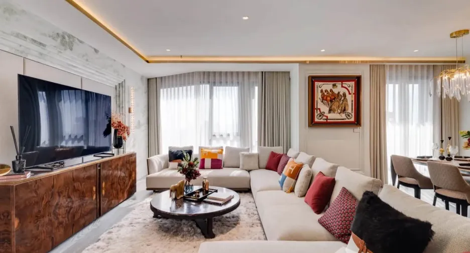 For sale 3 bedrooms condo in Khlong Toei, Bangkok