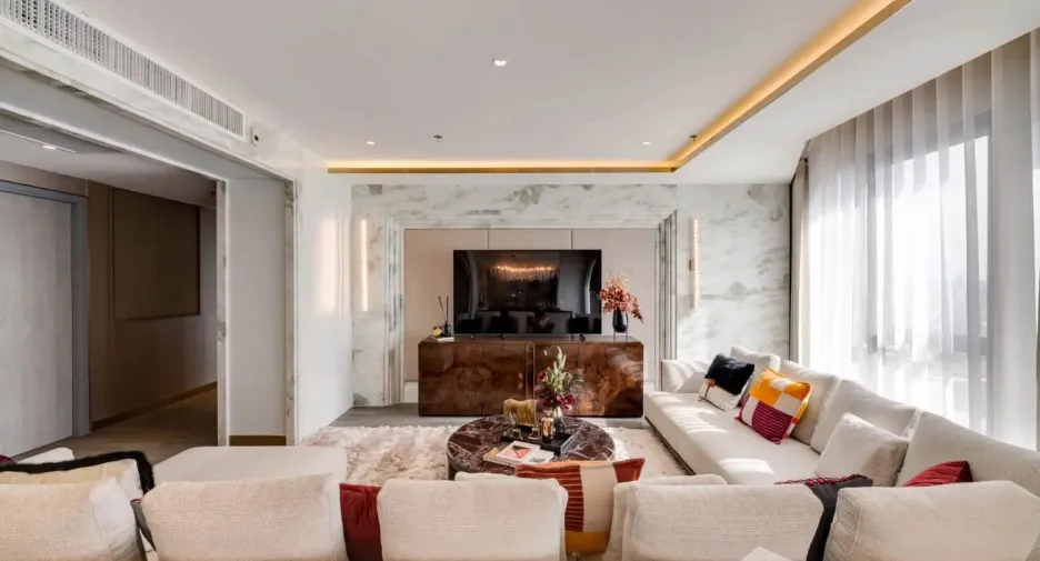 For sale 3 bedrooms condo in Khlong Toei, Bangkok