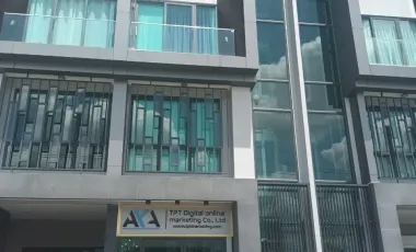 À vendre et à louer 4 chambres maison à Don Mueang, Bangkok