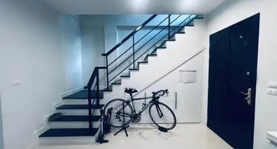 For rent 3 bedrooms house in Bang Kapi, Bangkok