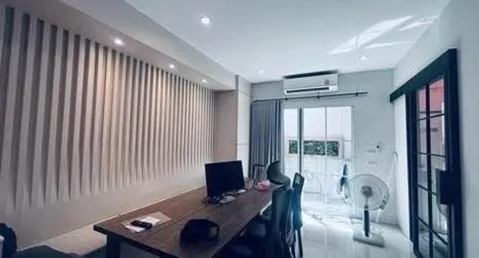 For rent 3 bedrooms house in Bang Kapi, Bangkok