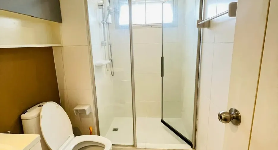 For rent 2 ベッドルーム condo in Phra Khanong, Bangkok