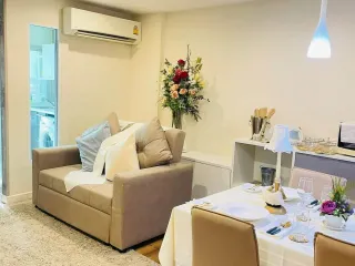 For rent 2 ベッドルーム condo in Phra Khanong, Bangkok