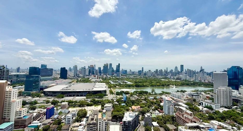 Condo en alquiler de 3 habitaciones en Khlong Toei, Bangkok