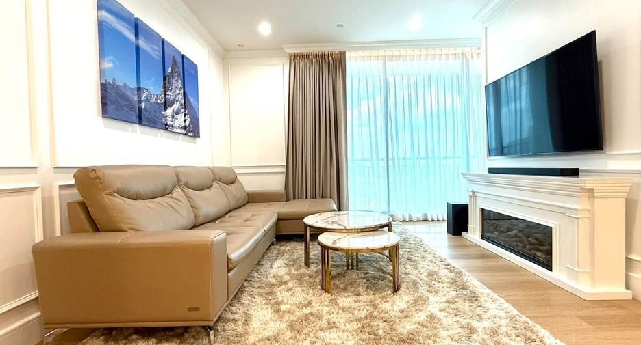 Condo en alquiler de 3 habitaciones en Khlong Toei, Bangkok