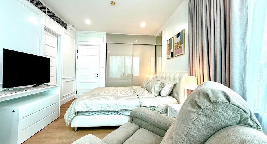 Condo en alquiler de 3 habitaciones en Khlong Toei, Bangkok