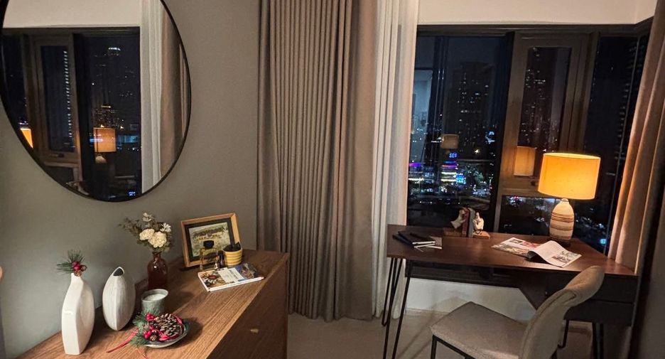 For rent 1 bed condo in Khlong San, Bangkok