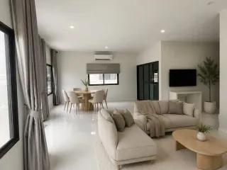 À vendre 4 chambres maison à Lat Krabang, Bangkok
