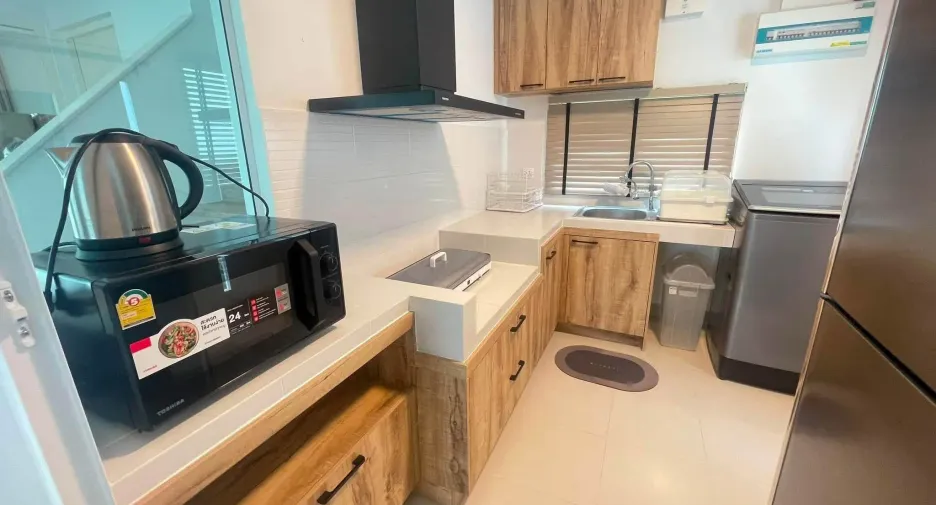 Haus zur Miete mit 3 Zimmer in Bang Phli, Samut Prakan