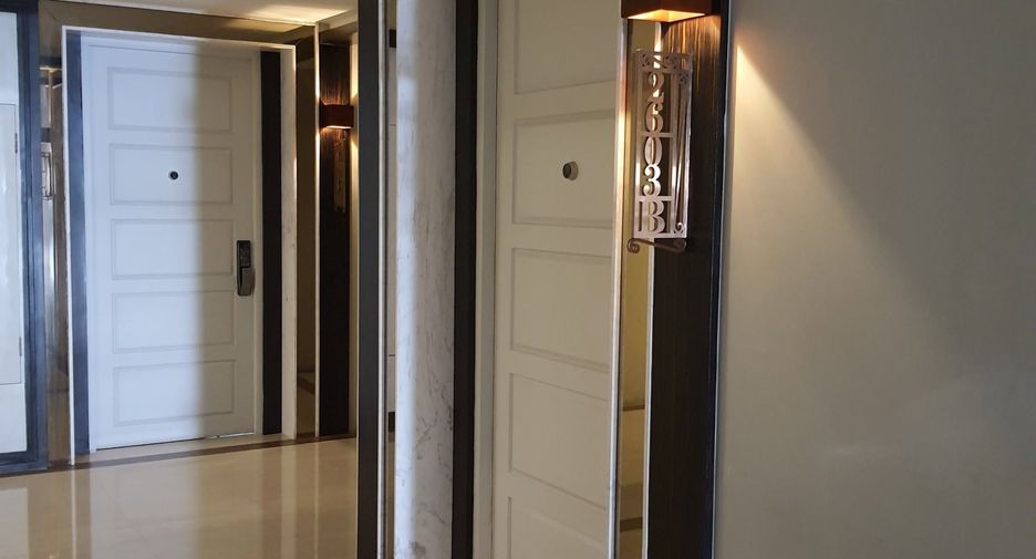 For rent 3 bedrooms condo in Bang Kapi, Bangkok