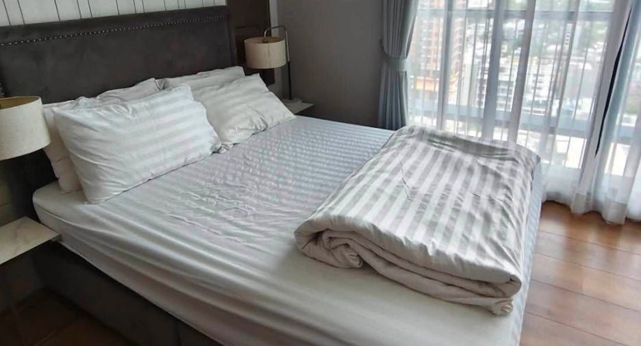 For rent 2 bedrooms condo in Khlong Toei, Bangkok