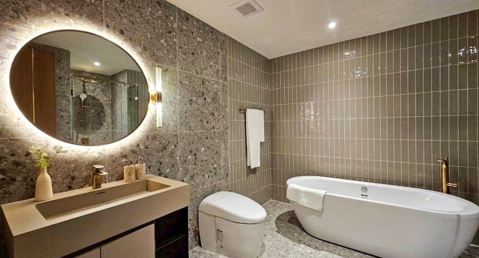 For rent 2 bedrooms condo in Khlong Toei, Bangkok