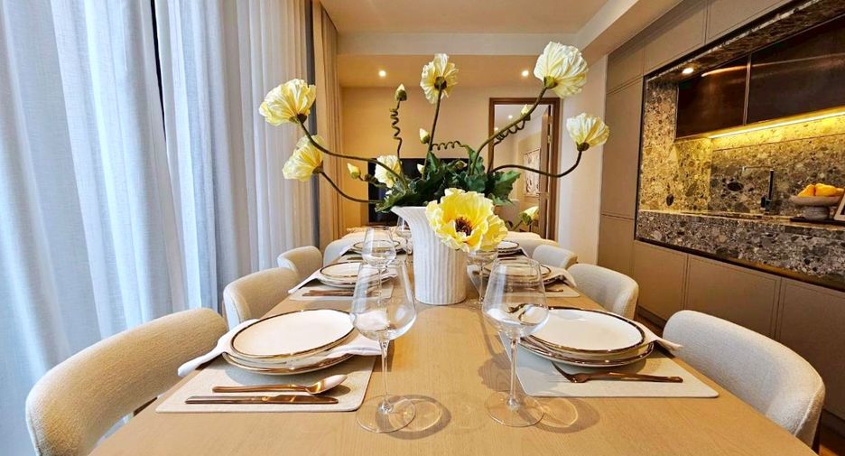 For rent 2 bedrooms condo in Khlong Toei, Bangkok