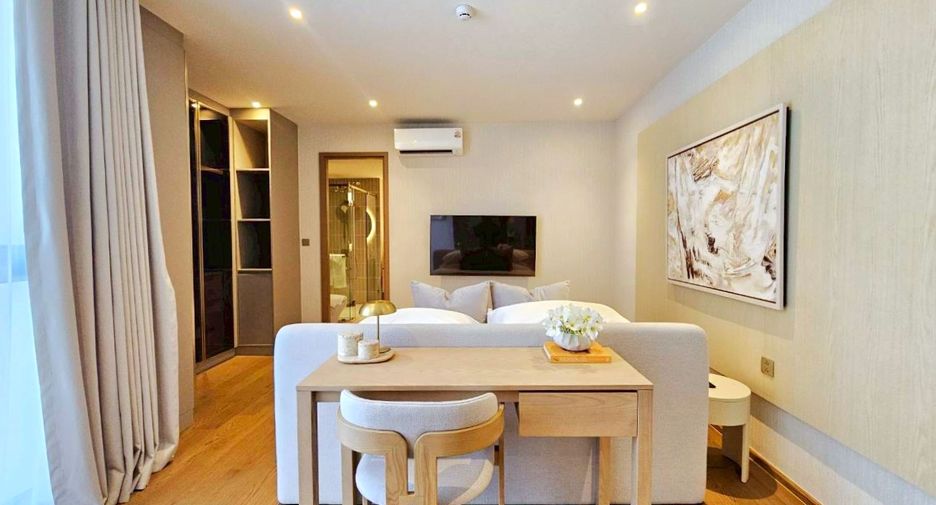 For rent 2 bedrooms condo in Khlong Toei, Bangkok