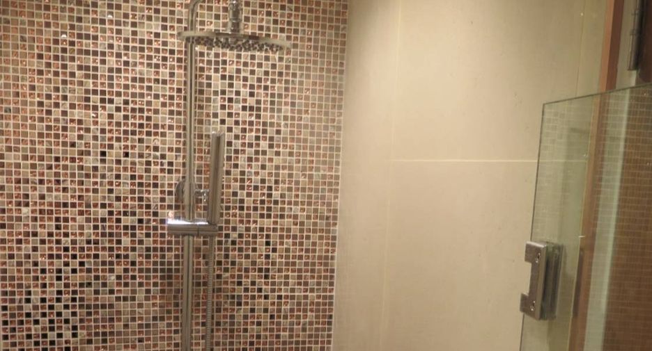 Condo en alquiler de 2 habitaciones en Khlong Toei, Bangkok