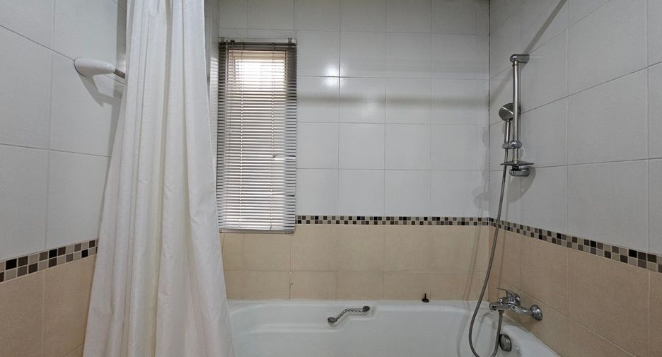 For rent 1 Beds condo in Khlong Toei, Bangkok