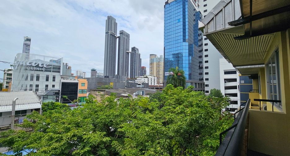 For rent 1 Beds condo in Khlong Toei, Bangkok