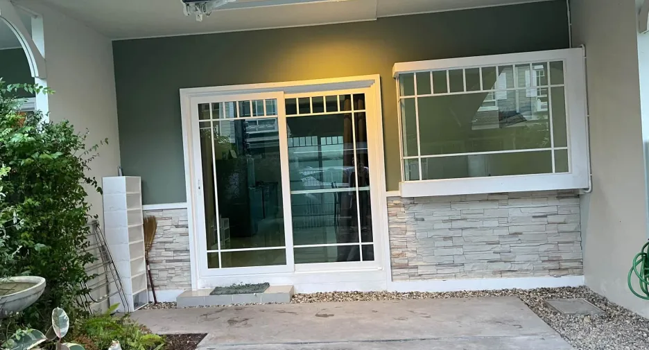 For rent 2 ベッドルーム townhouse in San Sai, Chiang Mai