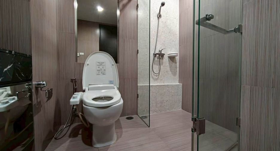 For rent 2 ベッドルーム condo in Watthana, Bangkok