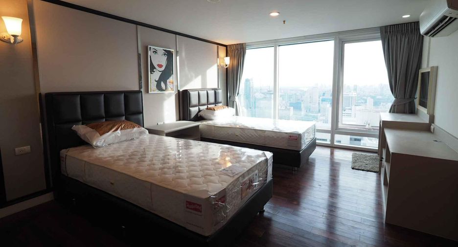 For rent 4 bedrooms condo in Watthana, Bangkok
