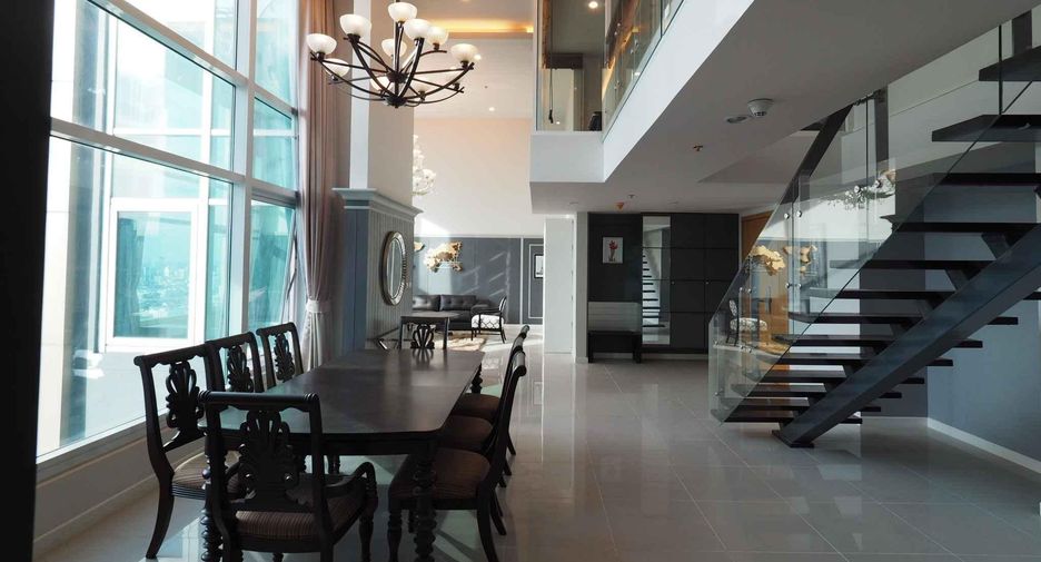 For rent 4 bedrooms condo in Watthana, Bangkok