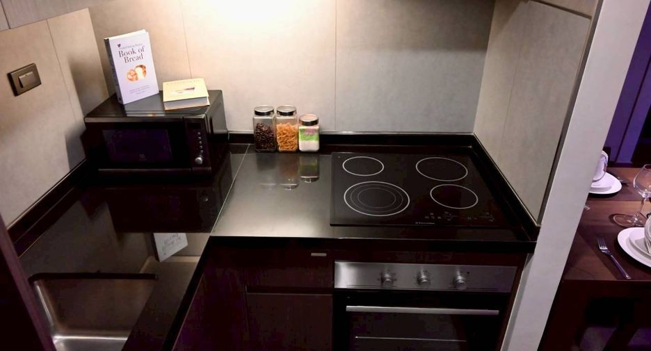 For rent 2 bedrooms condo in Khlong Toei, Bangkok