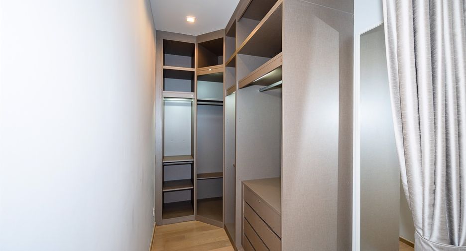 À louer 2 chambres condo à Watthana, Bangkok