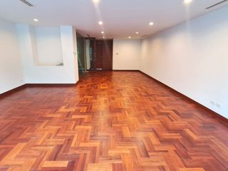 For rent 3 bedrooms townhouse in Khlong Toei, Bangkok